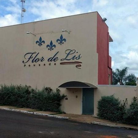 Pousada Flor De Lis Olímpia Buitenkant foto